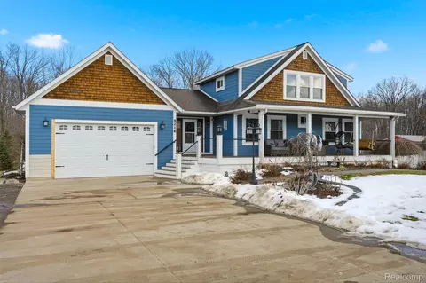 4216 Nicholson Rd, Handy, MI 48836