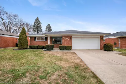 38630 Elsie St, Livonia, MI 48154