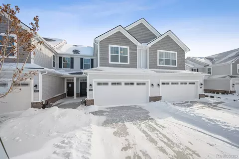 1603 Salt Springs Dr, Saline, MI 48176