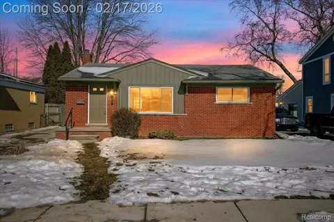 22801 Furton St, Saint Clair Shores, MI 48082