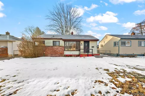 29061 Balmoral St, Garden City, MI 48135