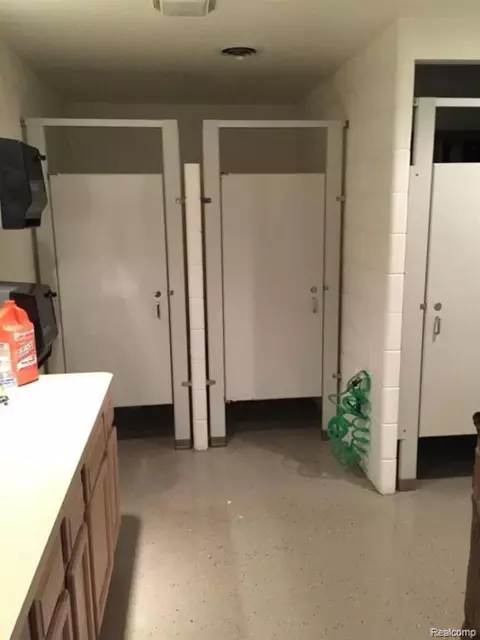 Bath - 6350 Wolf Rd, Burnside, MI 48416 photo 3 of 5