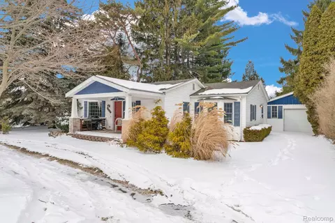 7271 Simons St, Lexington, MI 48450