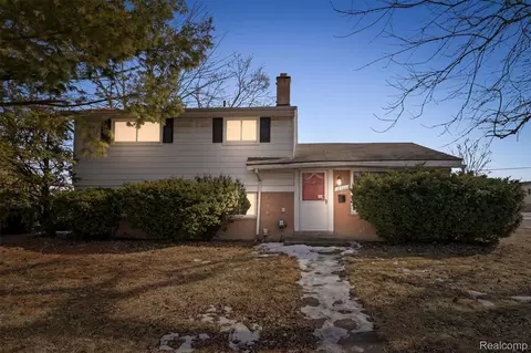 18300 Melvin St, Livonia, MI 48152