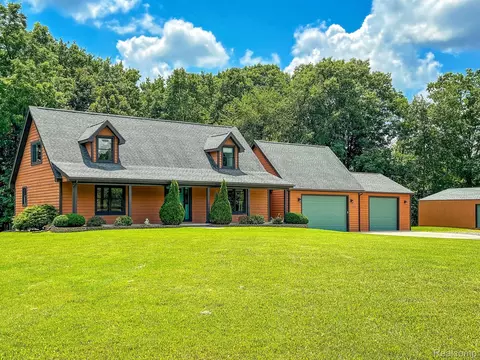 7653 Chase Lake Rd, Conway, MI 48836