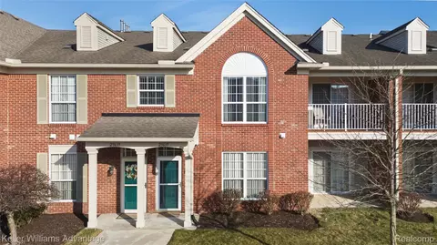 29639 Nottingham Cir, Livonia, MI 48152