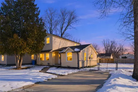 27840 Hampden St, Madison Heights, MI 48071