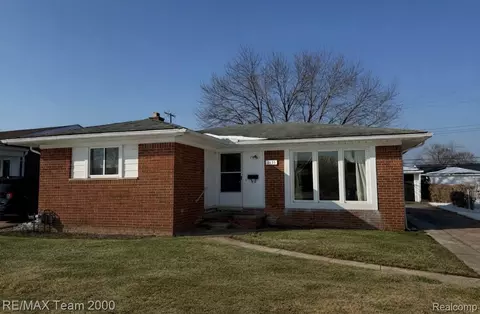 6135 Ardmore St, Dearborn Heights, MI 48127
