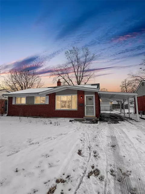 818 Dell Ave, Flint, MI 48507