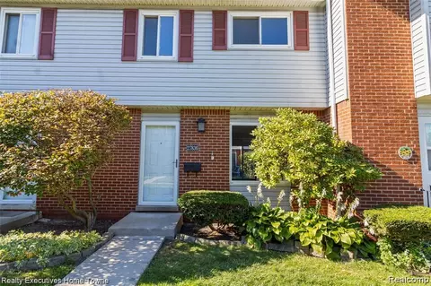 27836 Eastwick, Roseville, MI 48066