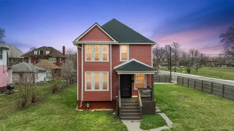 5008 Iroquois St, Detroit, MI 48213