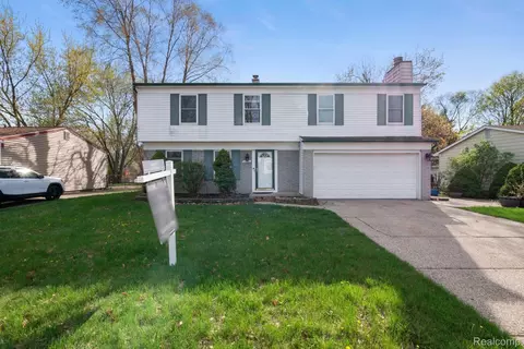 12800 S Daily Dr W, Sterling Heights, MI 48313