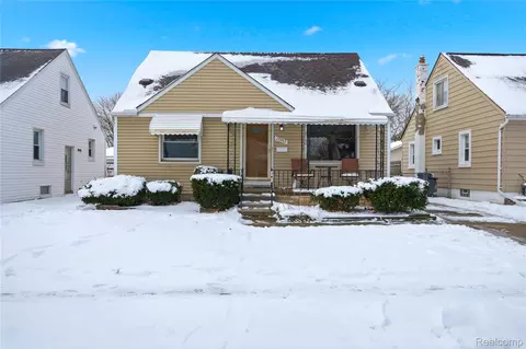 25913 Culver St, Saint Clair Shores, MI 48081