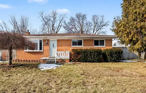 25237 Malvina Ave, Warren, MI 48089