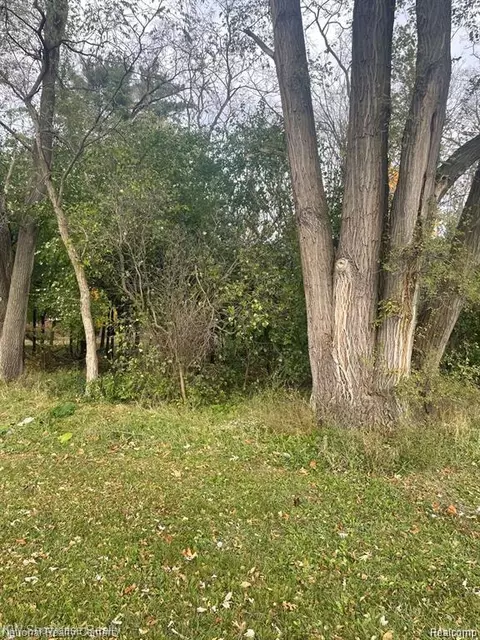 0000 Reed Lake Rd, Commerce, MI 48382