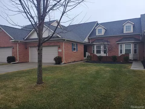 13407 Shire Ln #27, Southgate, MI 48195