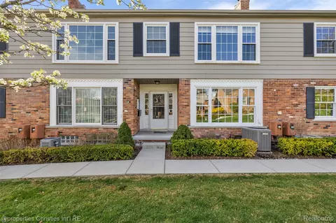 551 N Old Woodward Ave, Birmingham, MI 48009