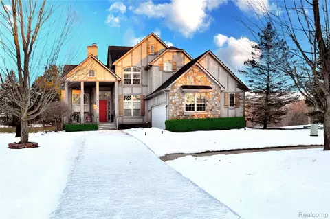 2344 Willow Ln, Grand Blanc, MI 48439
