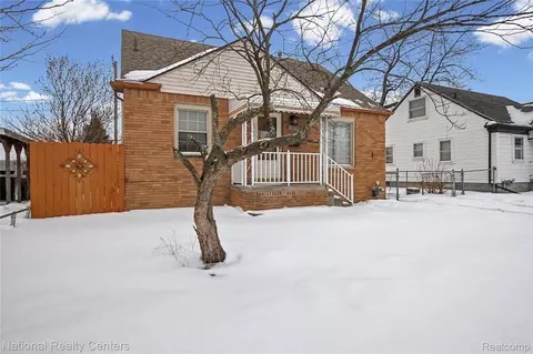 18890 Birmingham St, Roseville, MI 48066