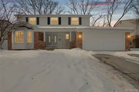 7459 Admiralty Dr, Canton, MI 48187