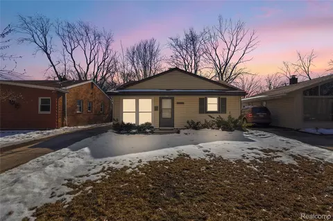 25037 Hopkins St, Dearborn Heights, MI 48125