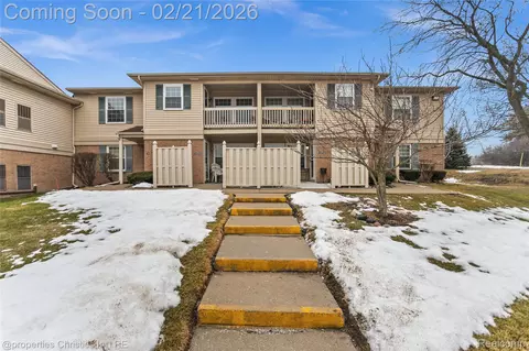 19106 Northridge Dr, Northville, MI 48167