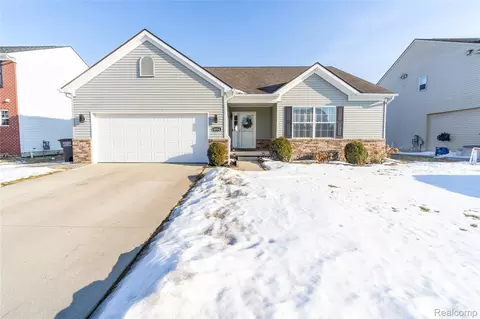 9054 Rock Harbor Dr, Newport, MI 48166
