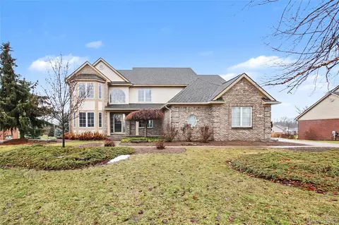 2325 Cristina Anne Ct, Howell, MI 48855