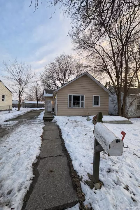 25 W Cornell Ave, Pontiac, MI 48340