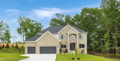 10392 Valley Creek Dr, Goodrich, MI 48438
