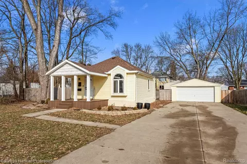 1023 E 13 Mile Rd, Royal Oak, MI 48073