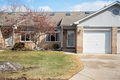23273 Bunte Ct, Brownstown, MI 48183