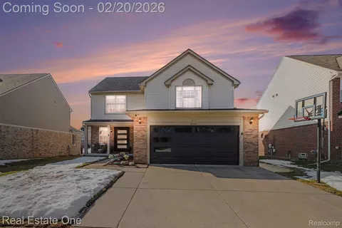 38221 Corbett Dr, Sterling Heights, MI 48312