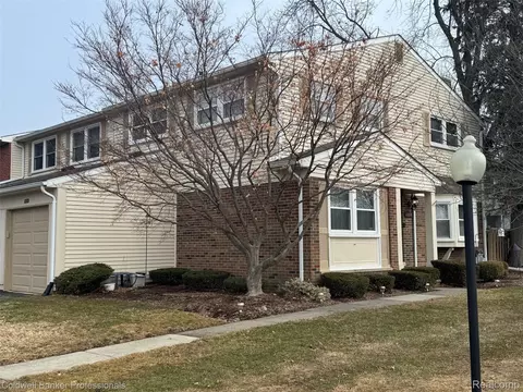 1804 Brentwood Dr #520, Troy, MI 48098