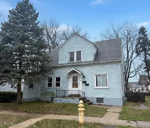 453 Spruce St, Wyandotte, MI 48192