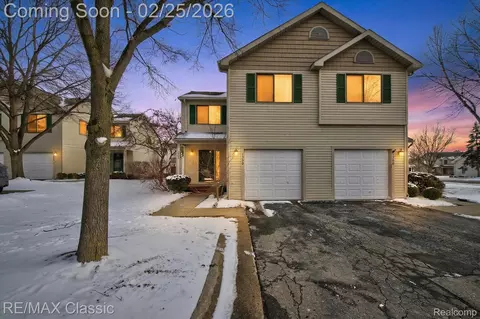 1390 Patricia Ave #17, Ann Arbor, MI 48103