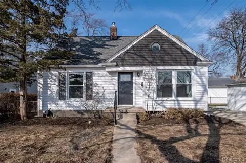 1560 Cambridge Rd, Berkley, MI 48072