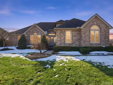 2832 Wakefield Dr, Canton, MI 48188