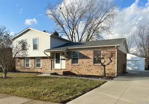 22448 Armstrong Ave, Brownstown, MI 48193