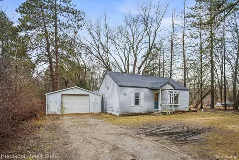 4482 Kirk Rd, Vassar, MI 48768