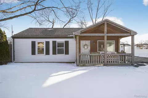 32481 Florence St, Garden City, MI 48135