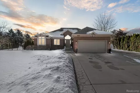 37822 Lilac Ln, Richmond, MI 48062