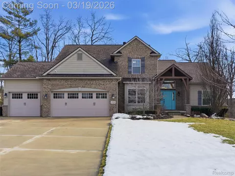 6866 Williamsbury Cir, Independence, MI 48348