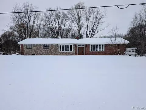 716 10th St, Gun Plain, MI 49080