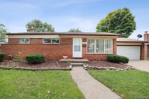 20830 Lantz St, Clinton Township, MI 48035
