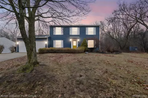 1811 Henbert Rd, West Bloomfield, MI 48324