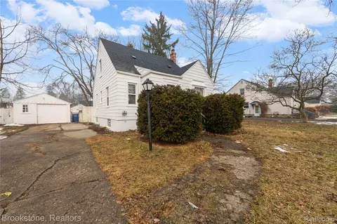 22373 Cyman Ave, Warren, MI 48091