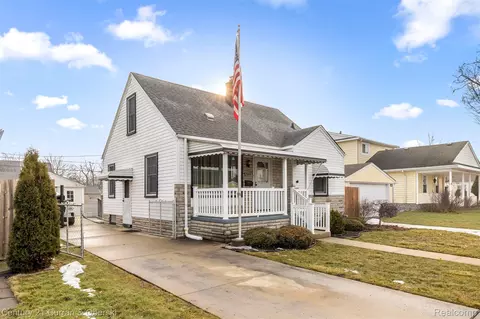 3427 23rd St, Wyandotte, MI 48192