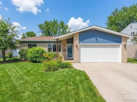 37332 Bristol St, Livonia, MI 48154