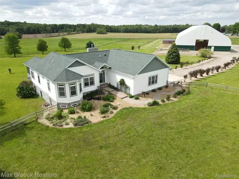58282 Savage Rd, Newberg, MI 49095